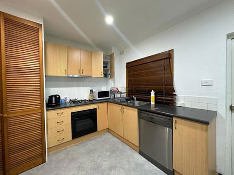 Remarkable 2 Bedroom House At The Centre Of Darlinghurst - Sunshine Coast Guide 2