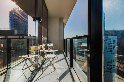 Resort Lifestyle Urban Apt - Pool, Gym, Sauna - Sunshine Coast Guide 1
