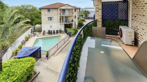 Resort Style Unit Across From The Water - Sunshine Coast Guide 0