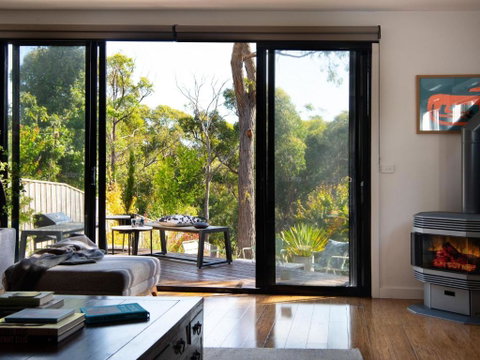 Retreat 34A - Sunshine Coast Guide 0