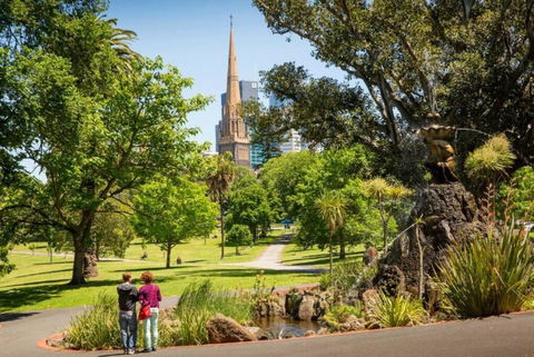 Retreat On George - Sunshine Coast Guide 2
