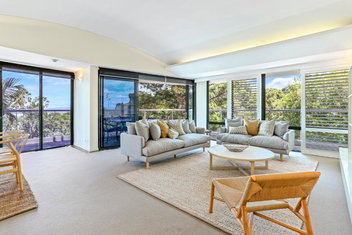 Retreat To Tranquillity, Noosa Heads with Sunshine Coast Guide