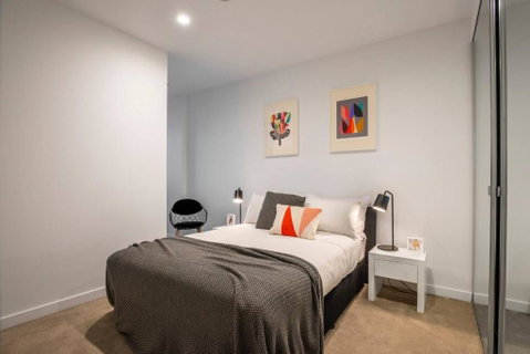 Retro Modern With Pool Near Westfield Doncaster - Sunshine Coast Guide 2