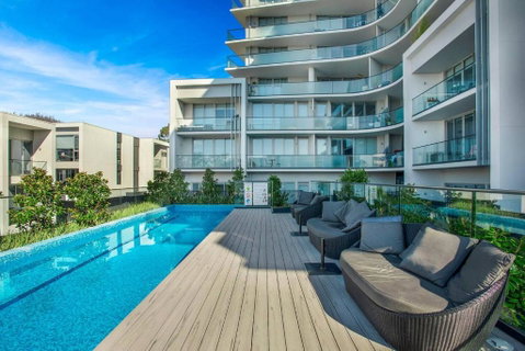 Retro Modern With Pool Near Westfield Doncaster - Sunshine Coast Guide 3