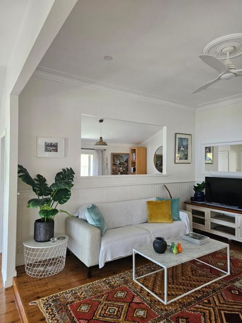 Reverie - Sunshine Coast Guide 1