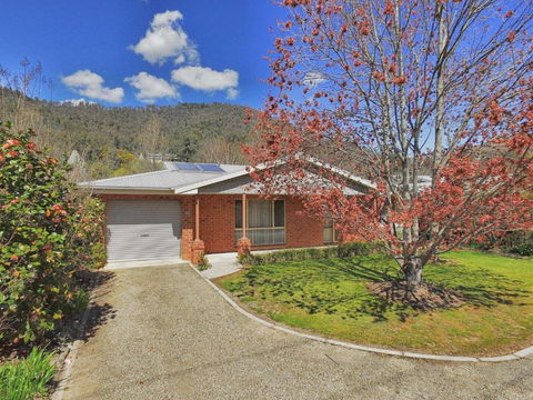 Right In Bright - Sunshine Coast Guide 1