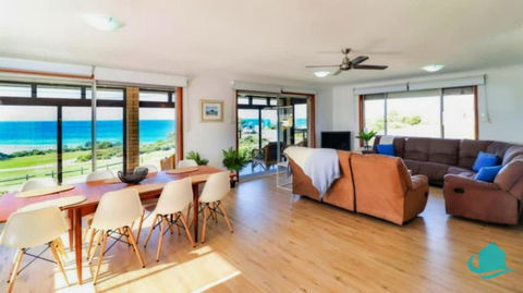 Ripples By The Sea - Sunshine Coast Guide 1