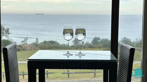 Ripples By The Sea - Sunshine Coast Guide 2