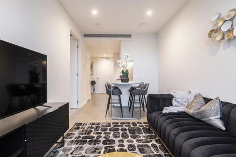 Ritzy Apartment In Iconic Australia 108 With Views - Sunshine Coast Guide 2