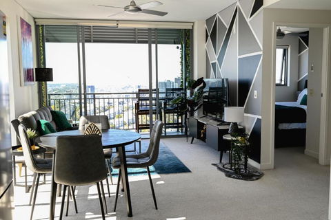 River View Apartment In Brisbane With Parking - Sunshine Coast Guide 1