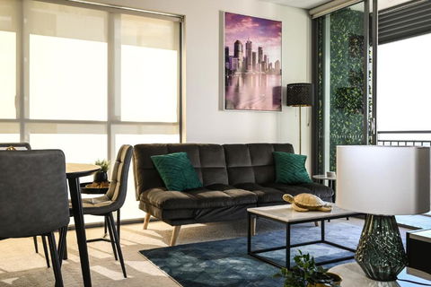 River View Apartment In Brisbane With Parking - Sunshine Coast Guide 0