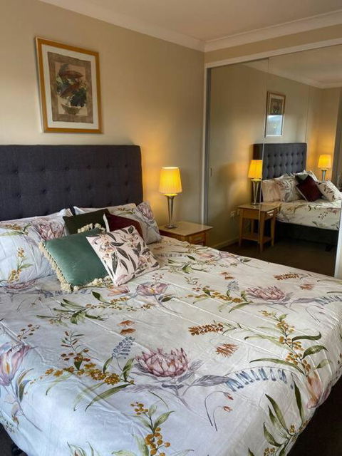 RIVERSIDE CITY VIEW PARKING NETFLIX WIFI WINE FREE - Sunshine Coast Guide 1