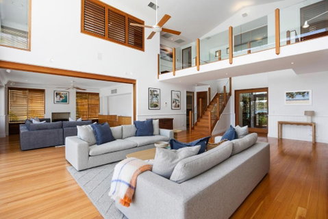 Riverside Elegance On Noosa Parade - Sunshine Coast Guide 2