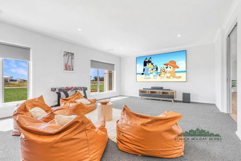 Riverside Meadows - Sunshine Coast Guide 1
