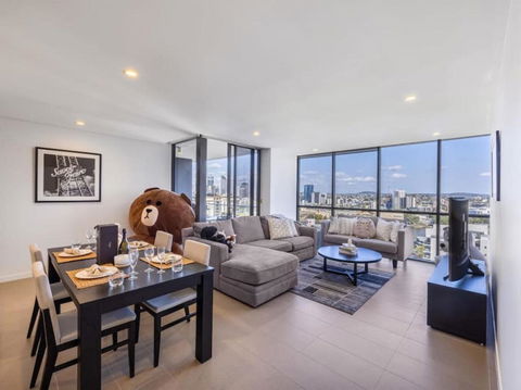 Riverview 2BR Delicate Apt, 1min To Train Station - Sunshine Coast Guide 0