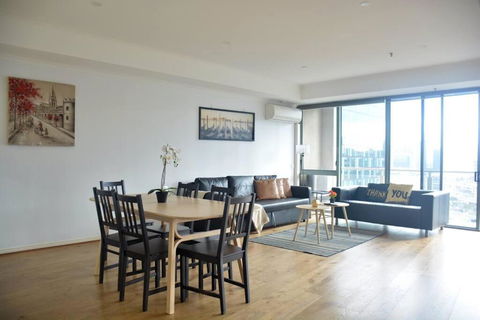 RiverView Spacious 3BR2Bath2Car WifiPoolGym Crown - Sunshine Coast Guide 3