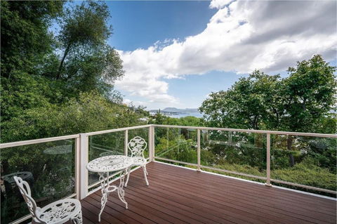 Riveting House With Incredible Water-view At SandyBay - Sunshine Coast Guide 1
