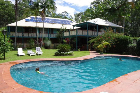 Riviera Bed & Breakfast - Sunshine Coast Guide 1