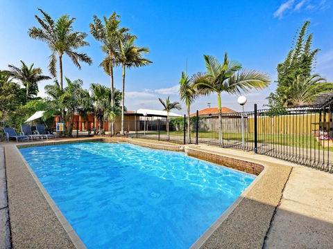 Riviera Motel Bundaberg - Sunshine Coast Guide 0