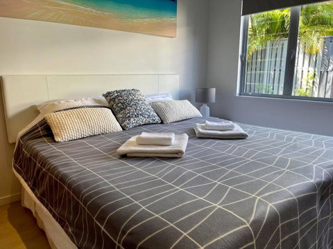 Relax At Trinity Beach Getaway, Blue Lagoon, Trinity Beach - Sunshine Coast Guide 0