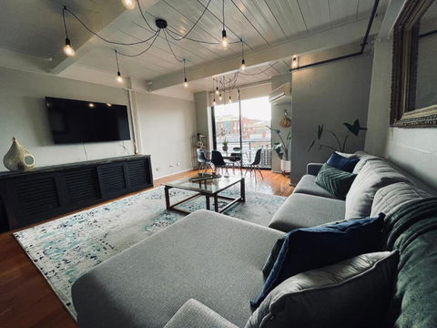 Red Tulip Apartments In Prahran - Sunshine Coast Guide 0