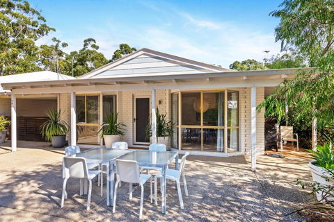 Salt Life - Sunshine Coast Guide 2