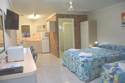Rover Motel - Sunshine Coast Guide 2