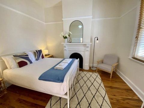 Roseland Cottage - CBD Heritage - Sunshine Coast Guide 3