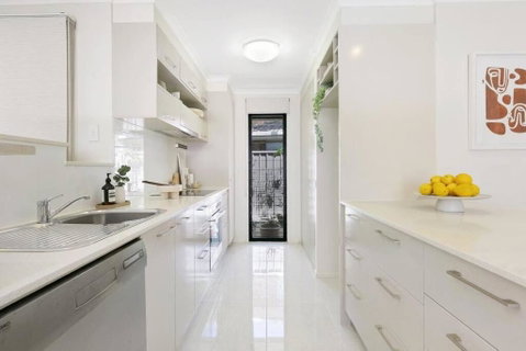 Riviera Road Miami - 4BRM Dual Villa - Sunshine Coast Guide 3