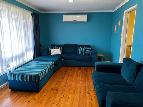 Robey - Robe - Sunshine Coast Guide 3