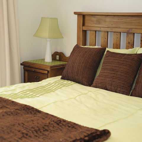 Robin Hill Retreat - Sunshine Coast Guide 0