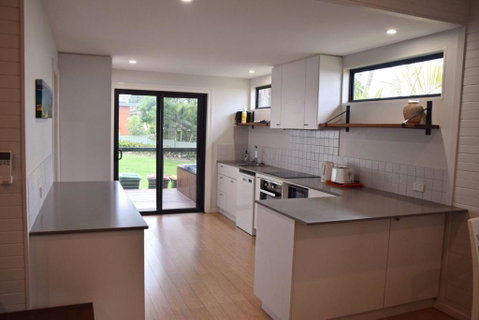 Rockleigh - Bring Your Own Linen. - Sunshine Coast Guide 2
