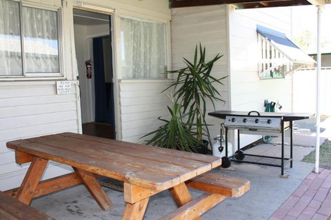Roma Motel - Sunshine Coast Guide 2