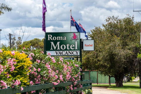 Roma Motel - Sunshine Coast Guide 1