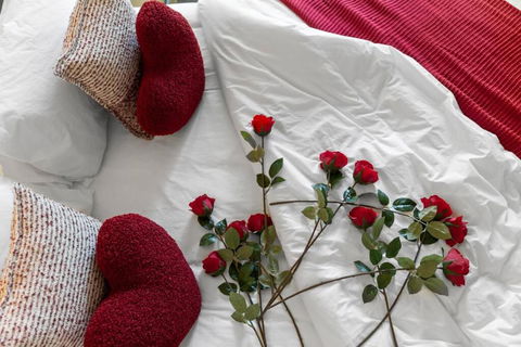 Romantic Retreat With Garden - Sunshine Coast Guide 3