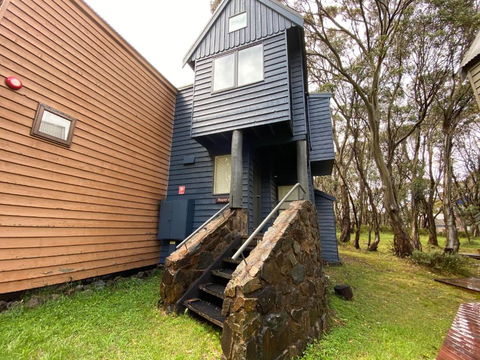 Ropers - Sunshine Coast Guide 0