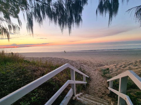 Rosalynda- Luxury Beachfront 3 BR Townhouse - Sunshine Coast Guide 0