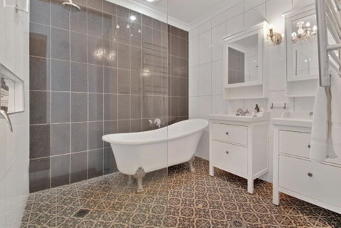 Rose Cottage - Stroll To CBD, Leafy Setting - Sunshine Coast Guide 3