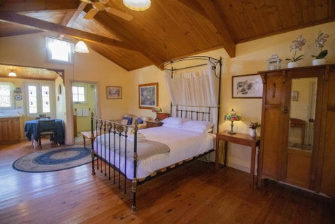 Rose Petal Cottage - Sunshine Coast Guide 2