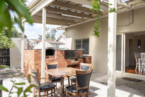 Rosebud Reset - A Beachside Group Getaway - Sunshine Coast Guide 0