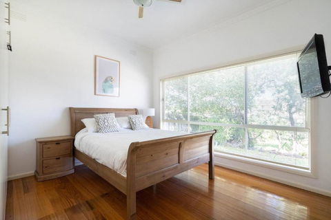 Rosebud Reset - A Beachside Group Getaway - Sunshine Coast Guide 2