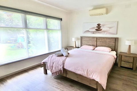ROSEBUD SEA CENTRAL - Sunshine Coast Guide 3