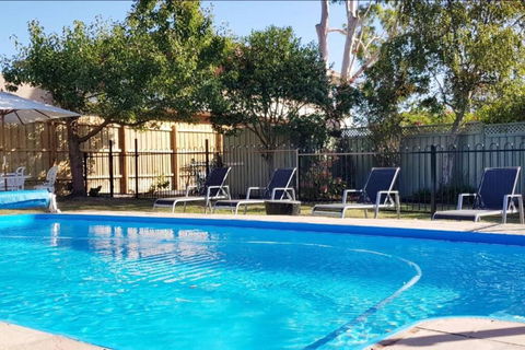 ROSEBUD SEA CENTRAL - Sunshine Coast Guide 1