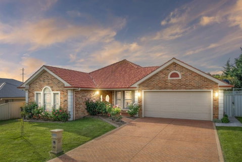 Roselawn Manor - 5 Bedroom Entertainer - Sunshine Coast Guide 1