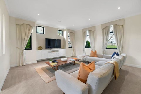 Roselawn Retreat - Pool, Incredible Views, Sleeps 8 - Sunshine Coast Guide 1