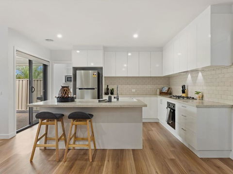 Rosella Retreat - Sunshine Coast Guide 3