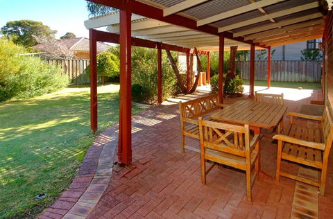 Rosewood Cottage - Sunshine Coast Guide 0