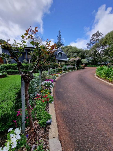 Rosewood Guesthouse - Sunshine Coast Guide 1
