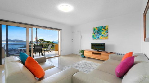 Roweshaven Amazing Views, Close To Beach Accom Holidays - Sunshine Coast Guide 1