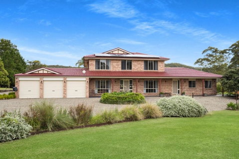Roxy - A Secluded Luxury Estate Near Berry, Where Serenity Meets Family Comfort - Sunshine Coast Guide 1